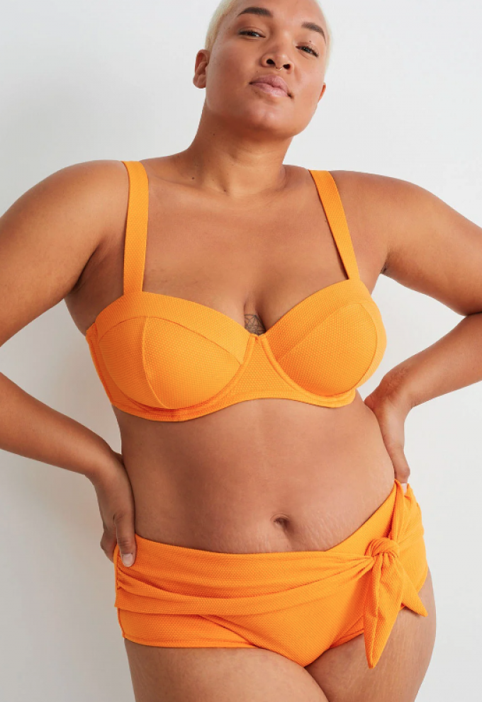 Le bikini orange