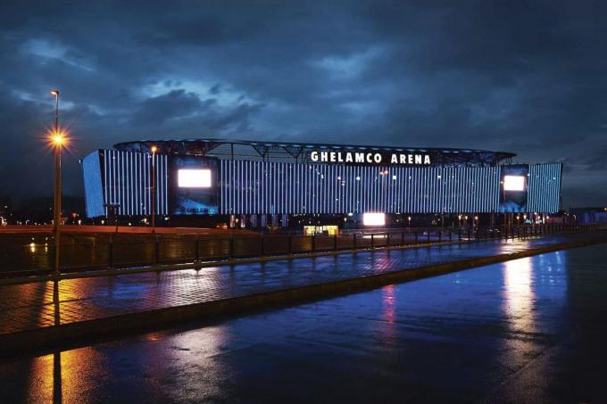 GHELAMCO ARENA “Na de verhuizing naar het nieuwe stadion steeg het aantal fans van AA Gent. Ze spendeerden meer omdat er meer beleving was.”