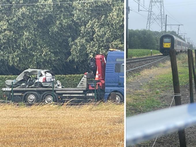 De auto werd frontaal aangereden en tientallen meters meegesleurd richting Ieper. De 23-jarige man uit het Ieperse dorp Voormezele overleed ter plaatse.