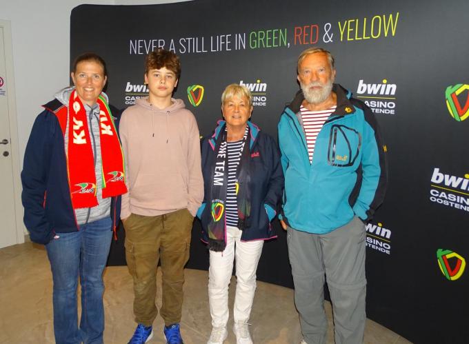 Ann Pottier en zoon Siebren Poelmans, oma Annemarie Herckens en opa Patrick Pottier.