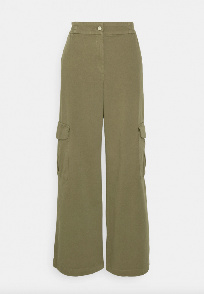 Le pantalon cargo kaki