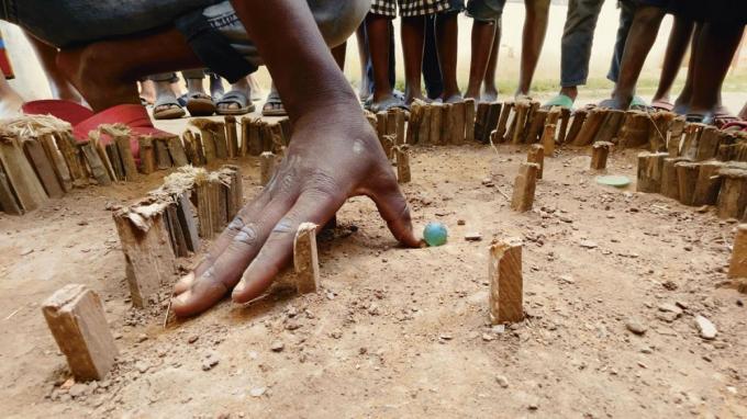 Children’s Game #27: Rubi. Tabacongo, Democratische Republiek Congo, 2021. 6’18’’.