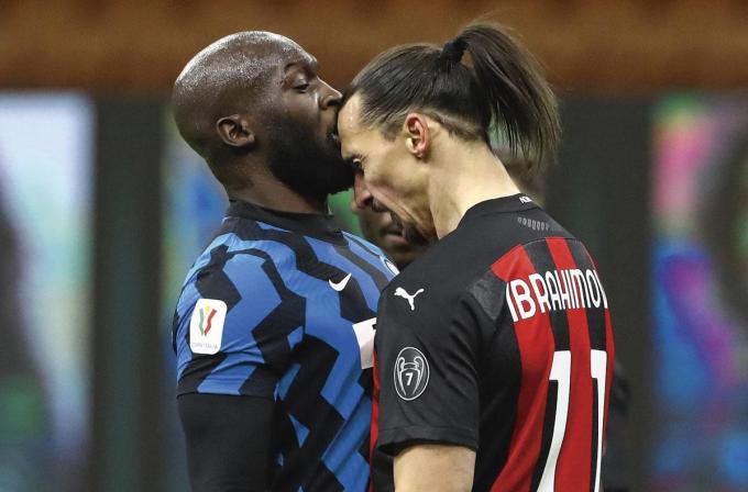 Le tête-à-tête musclé avec Zlatan Ibrahimović lors d’un derby de Milan: un moment d’anthologie.