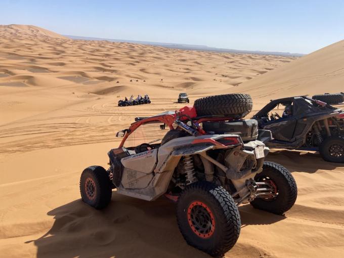 Dit voorjaar werden de buggy's al uitgebreid getest in de woestijn.