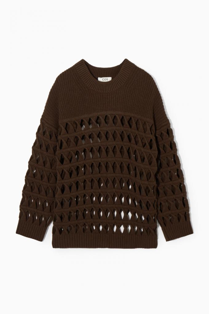 Wide knit pull