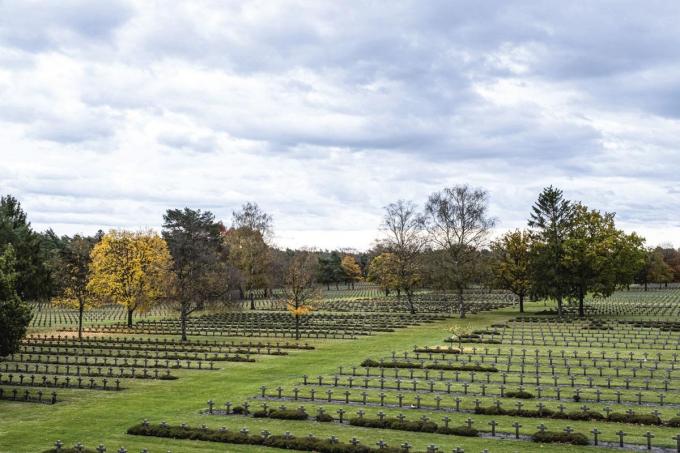 Duits militair kerkhof in Lommel. ‘Veel erger dan sneuvelen is dat de doden geen kinderen meer kunnen verwekken.’