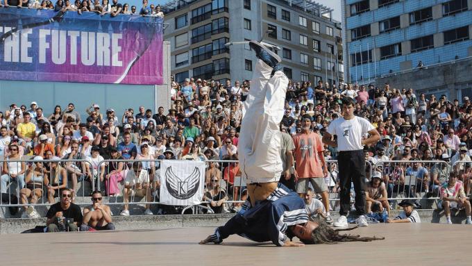 En Espagne, O Marisquiño, un des plus grands festivals dédiés à la culture urbaine, fait la part belle au breaking.