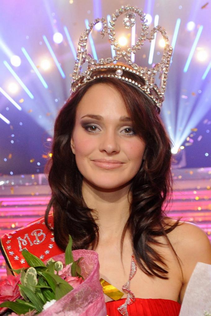Cilou Annys werd op haar 18de zowel Miss West-Vlaanderen als Miss België.