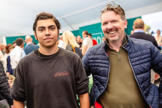 Bas Gijsel en zoon Bo kwamen van over de Nederlandse grens een kijkje nemen.