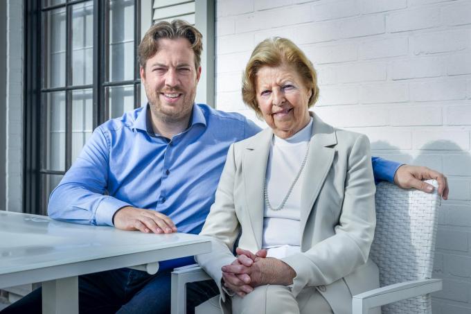 Echtgenote Marie-Jeanne Eeckhout en zoon Pieter Callens.