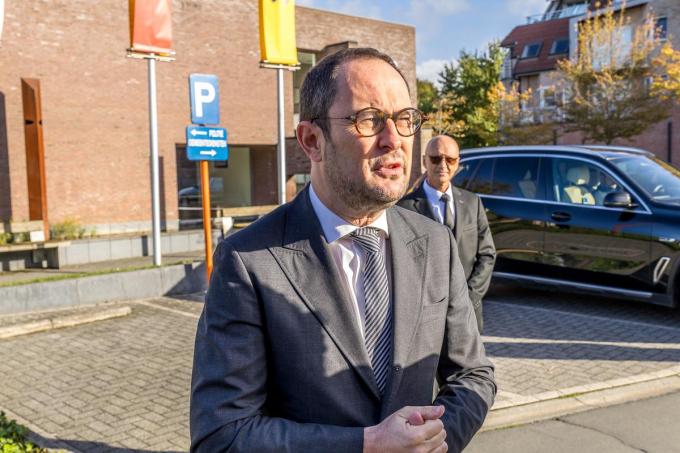 Op de plechtigheid waren heel wat bekenden aanwezig, waaronder Soudal-Quick Step-manager Patrick Lefevere en minister van Justitie Vincent Van Quickenborne (Open VLD).