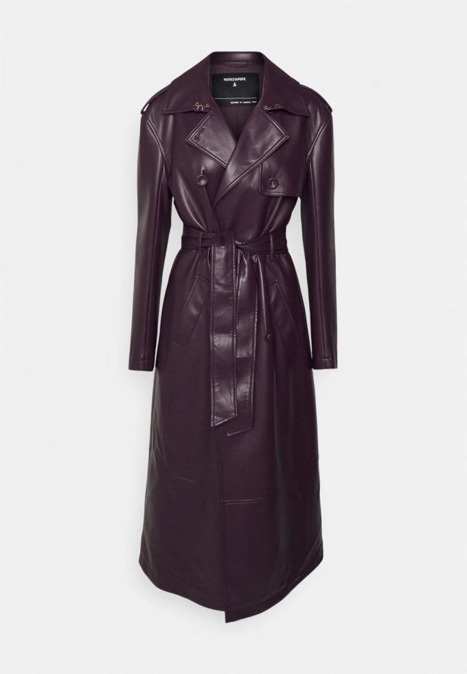 Trenchcoat in aubergine