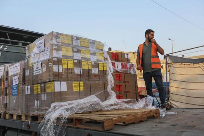 Une petite partie seulement de l’aide humanitaire destinée aux Palestiniens est arrivée dans la bande de Gaza.