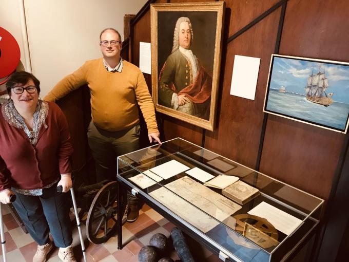 Medecurator Mirella Marini en haar echtgenoot, curator Michael-W. Serruys in het Stadsmuseum. (foto ML)