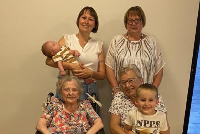Vijf generaties met leeftijdsverschil van 98 jaar