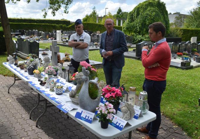 “Ronduit hallucinant”: Wevelgemse (44) stal alles wat ze kon stelen van graven en riskeert nu celstraf