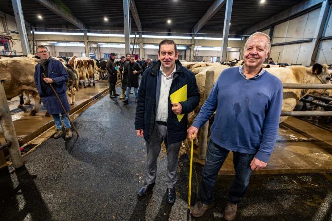 Bart Dochy (voorzitter Commissie Landbouw Vlaams parlement, CD&V) en Agrabel-uitbater Raf Lavaert.