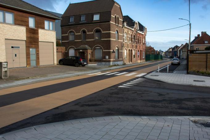 Vernieuwde Rekkemsestraat in Marke weer open voor verkeer