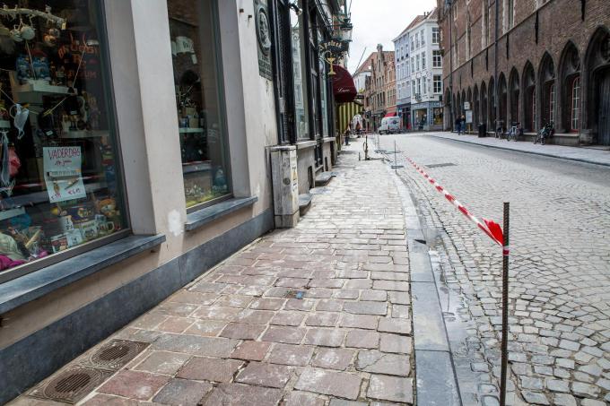 Brugge heeft de voetpaden in 41 straten heraangelegd, binnenkort worden ze weer opengebroken