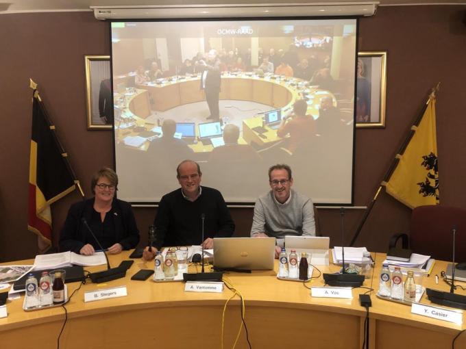 Fractieleider N-VA vervangt zieke gemeenteraadsvoorzitter tijdens gemeenteraad in Wervik