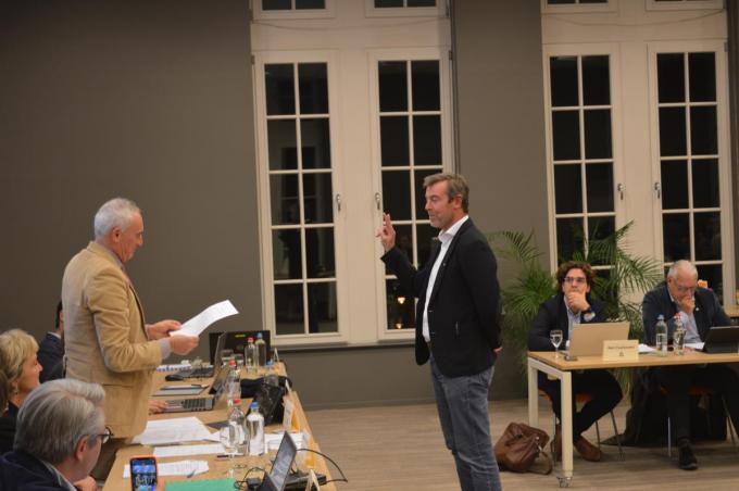 Na de Pano-reportage: oppositie in Knokke-Heist vraagt extra onderzoek en samenkomst deontologische commissie