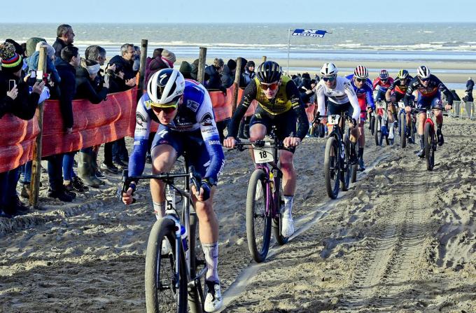 Tim Merlier wint op ijskoud strand van Bredene, Thijs Zonneveld tweede