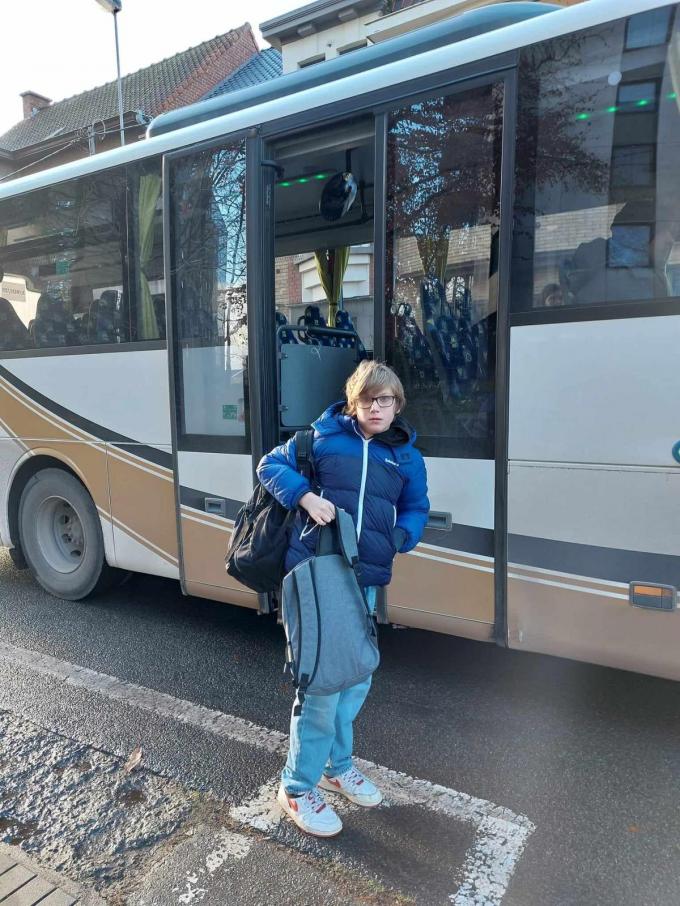 Oskaar neemt elke dag de schoolbus richting Ter Sterre in Moorslede.