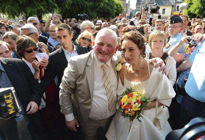 D’autres déclinaisons de la téléréalité, comme L’Amour est dans le pré, en adoucissent les traits.