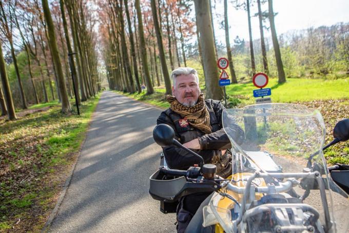 Bert waagde zich iets te ver met zijn motor in het Tillegembos... en dat leverde hem een fikse boete op.