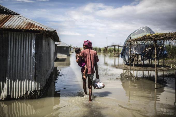 ‘Als gevolg van onze levensstijl in het verleden én nu krijgen landbouwers in Bangladesh elk jaar te maken met grote overstromingen.’