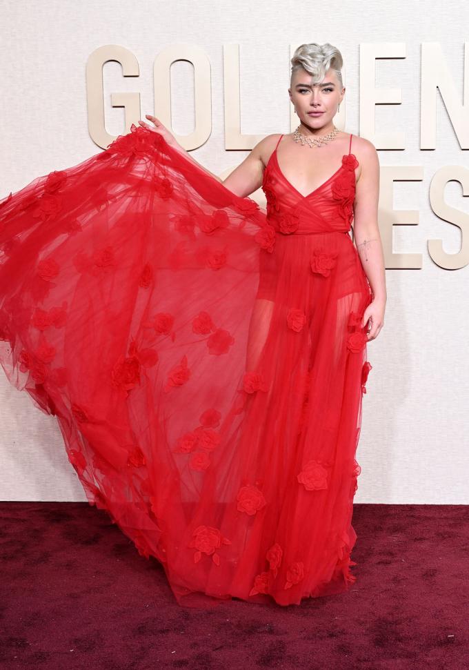 Florence Pugh in Valentino.