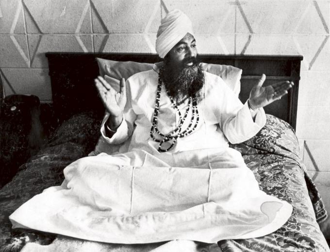 Yogi Bhajan. De charismatische leider ontmoette pausen en presidenten.