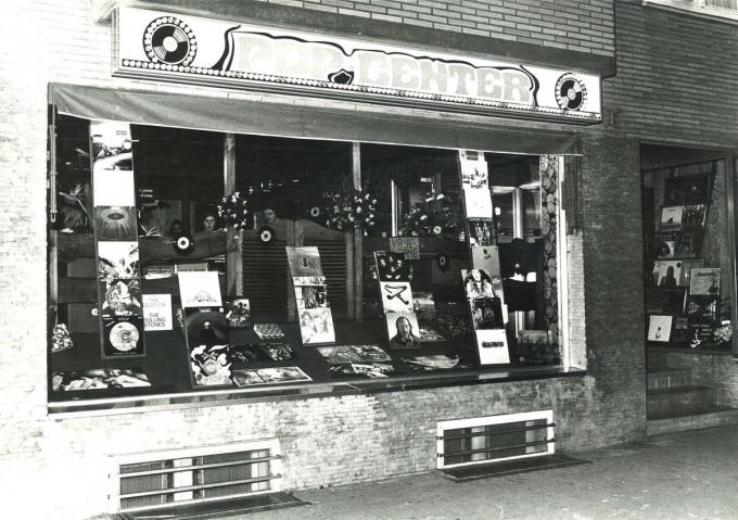 Jacques begon zijn allereerste muziekwinkel in 1972 in de Burgemeester Reynaertstraat