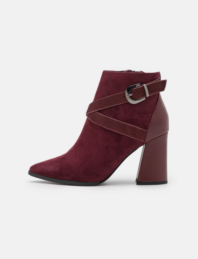 Les bottines bordeaux