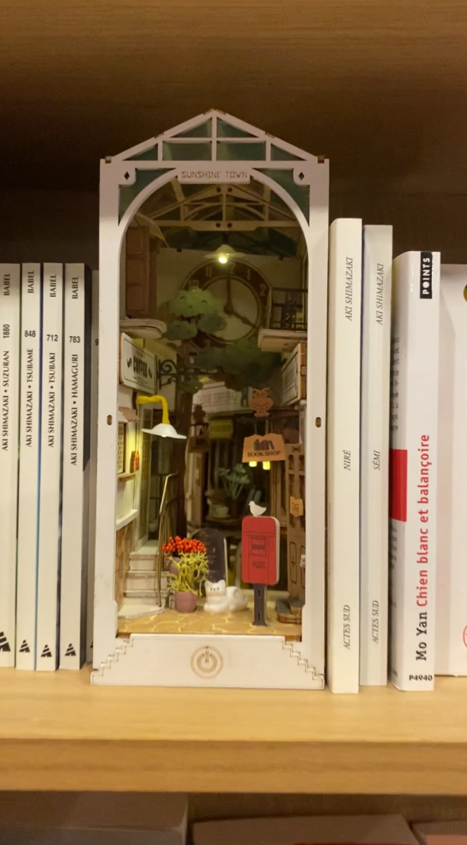 DIY Book Nook - Le monde magique