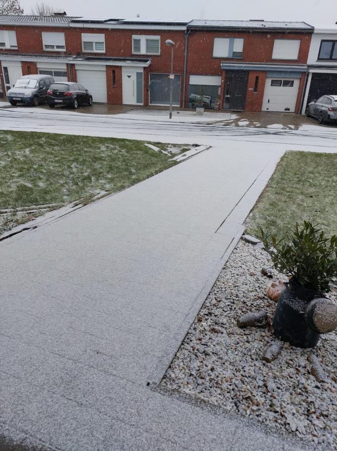 Een dun sneeuwlaagje in Zonnebeke.