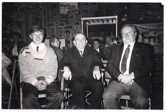 De drie generaties samen: Rik Strubbe, Ernest De Lodder, en Julien Strubbe.