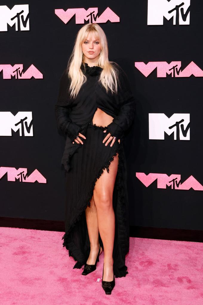 In all black-look op de MTV Video Music Awards