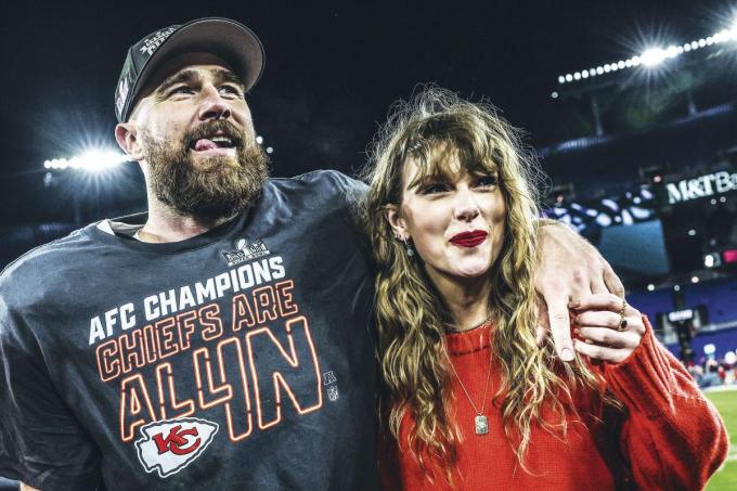 Taylor Swift et son compagnon, le joueur de football américain Travis Kelce. Le couple iconique de la réussite américaine.