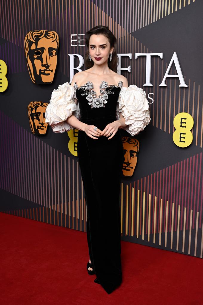 Lily Collins