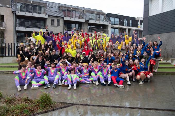 Het 100-dagenfeest in Prizma campus College in Izegem was weer zeer kleurrijk.