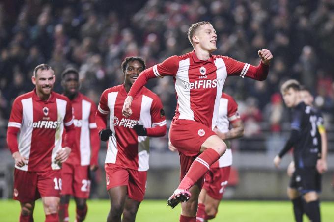 Zeno Van Den Bosch zorgde voor de 2-0.