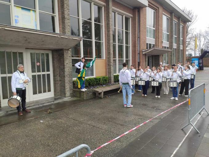 In en rond de gebouwen werd gezorgd voor sfeer en gezelligheid met muzikale intermezzo’s.