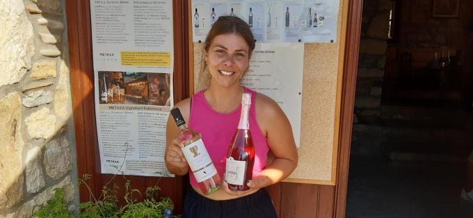 Op Samos worden heerlijke wijnen gemaakt. Een wijnproeverij bij Vakakis is dan ook een aanrader. (foto IVDB)