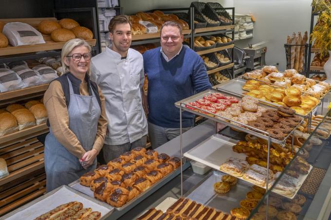 Jens Debusschere loopt momenteel stage bij Bakkerij Molly in Waregem, nadien wil hij met een vrachtwagen op de markt gaan staan. “Ik bak, mijn vrouw verkoopt.”