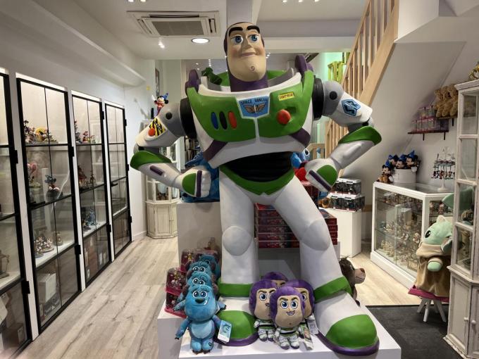 Groot beeld van Buzz Lightyear ter waarde van 2.800 euro.