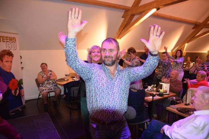 Kenny op kop in de polonaise.