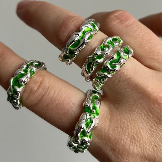Zilveren ring in 'spring green'