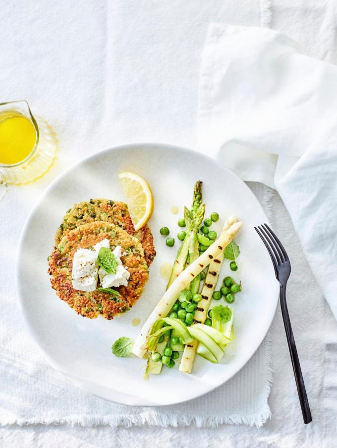 Galettes au quinoa, asperges et feta