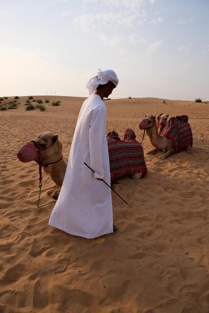 Ritje op de kameel? Het kan tijdens de luxueuze woestijnervaring. (foto LH)